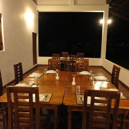 Naaval Hotel Batticaloa Exteriör bild