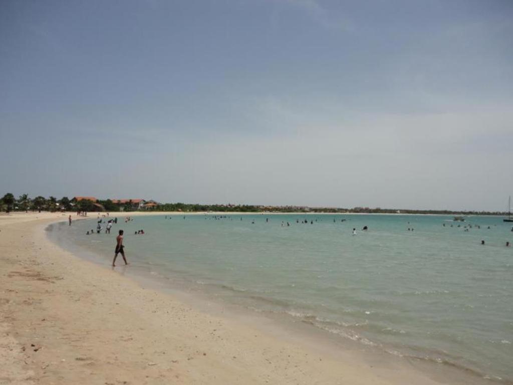 Naaval Hotel Batticaloa Exteriör bild