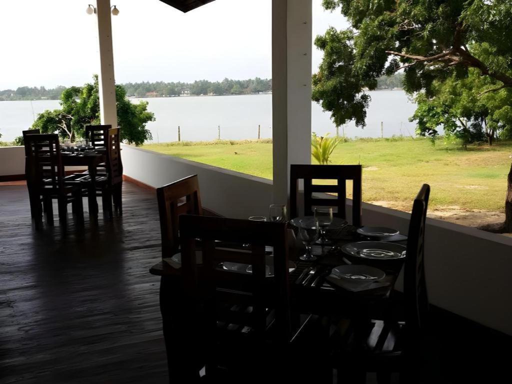 Naaval Hotel Batticaloa Exteriör bild