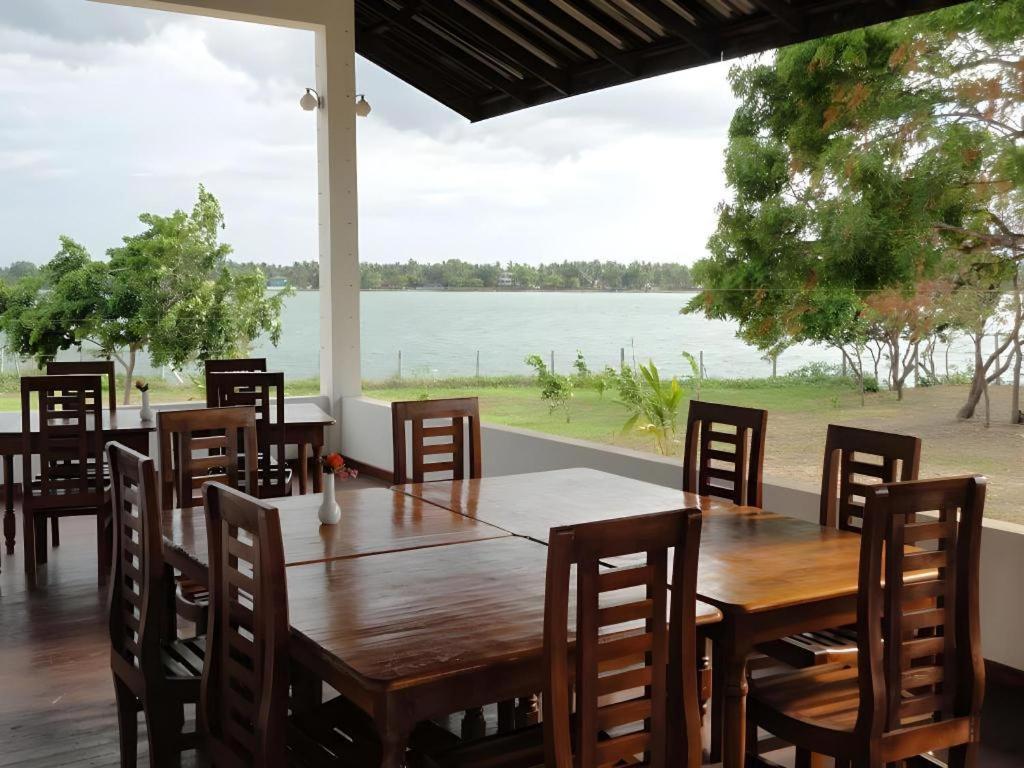 Naaval Hotel Batticaloa Exteriör bild