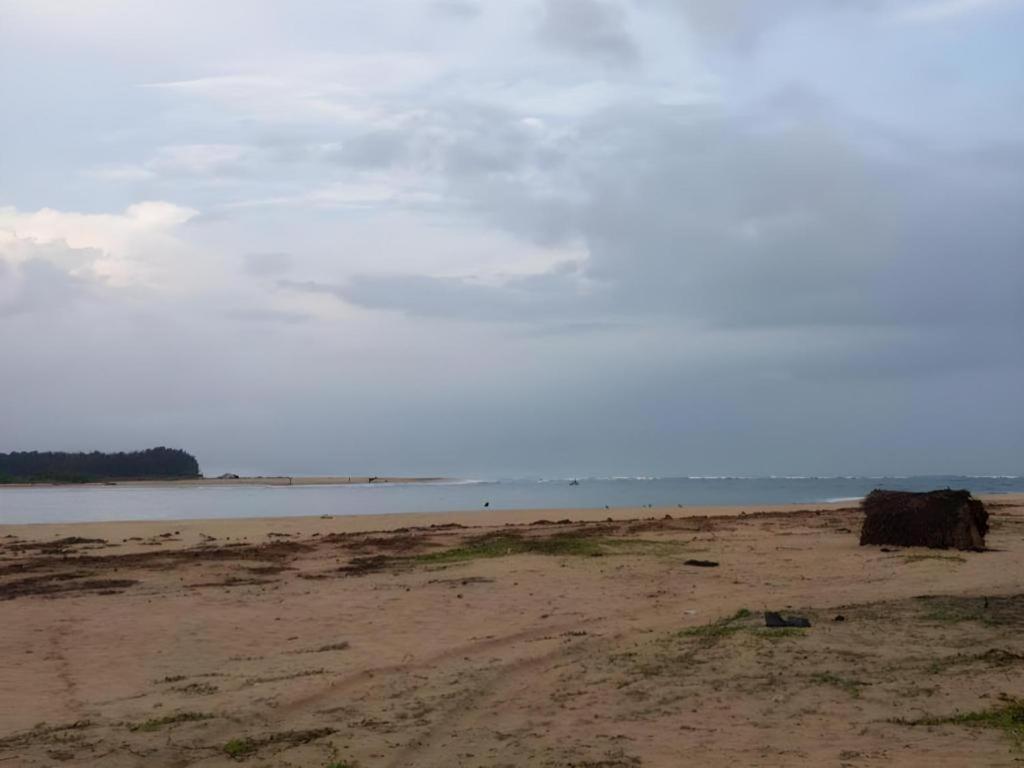 Naaval Hotel Batticaloa Exteriör bild
